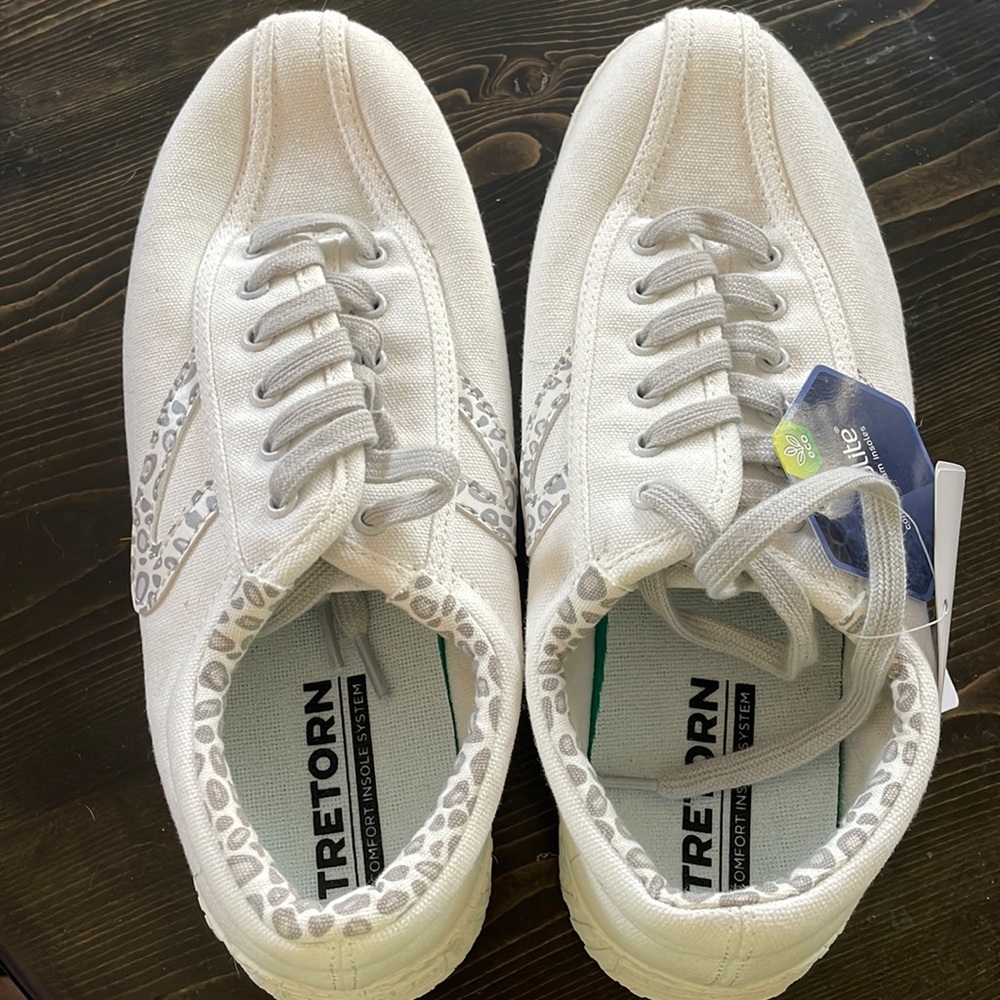NWT TRETORN TENNIS SHOES